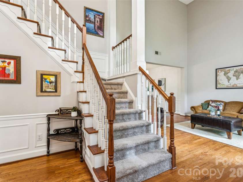 5719 Swanston Drive, Charlotte, NC 28269.  MLS# CAR4363976, YatesRealty ID 15867. 