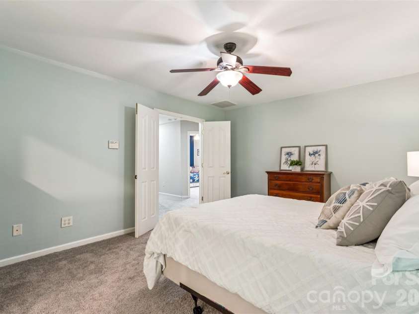 5719 Swanston Drive, Charlotte, NC 28269.  MLS# CAR4363976, YatesRealty ID 15867. 