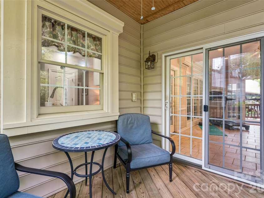 5719 Swanston Drive, Charlotte, NC 28269.  MLS# CAR4363976, YatesRealty ID 15867. 
