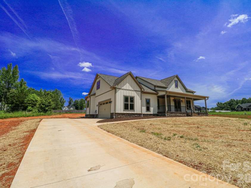 1070 Castle Mill Lane, Salisbury, NC 28145.  MLS# CAR4275471, YatesRealty ID 15868. 