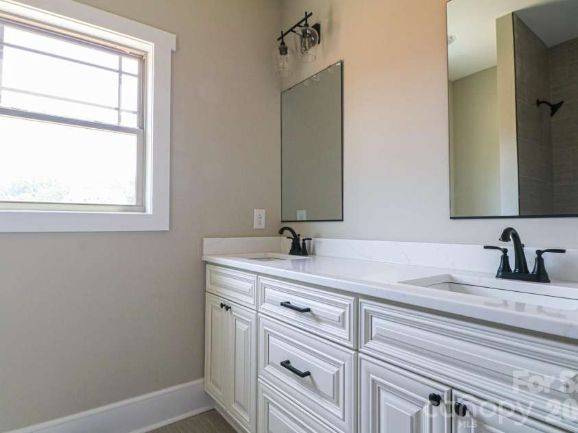 1070 Castle Mill Lane, Salisbury, NC 28145.  MLS# CAR4275471, YatesRealty ID 15868. Bathroom 2