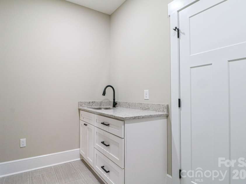 1070 Castle Mill Lane, Salisbury, NC 28145.  MLS# CAR4275471, YatesRealty ID 15868. Laundry