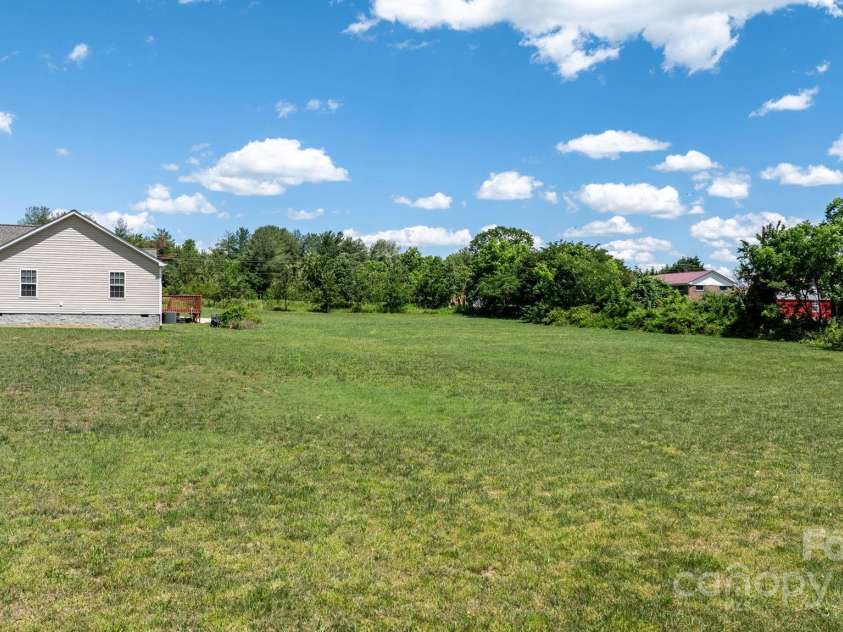 125 Carter Lane, Statesville, NC 28625.  MLS# CAR4257538, YatesRealty ID 15868. 