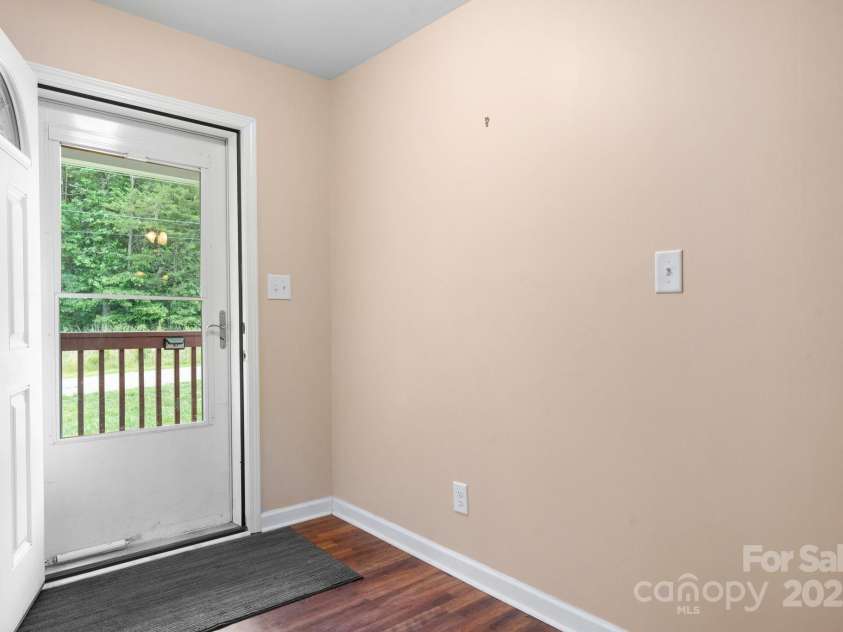 125 Carter Lane, Statesville, NC 28625.  MLS# CAR4257538, YatesRealty ID 15868. 