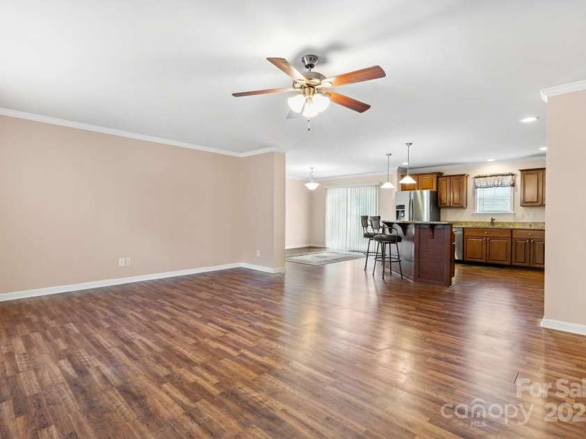 125 Carter Lane, Statesville, NC 28625.  MLS# CAR4257538, YatesRealty ID 15868. 