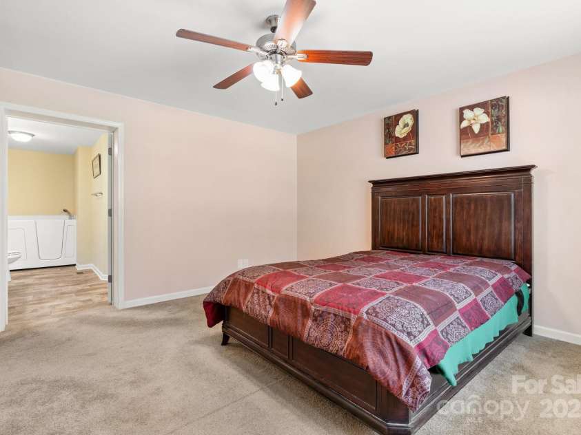 125 Carter Lane, Statesville, NC 28625.  MLS# CAR4257538, YatesRealty ID 15868. 