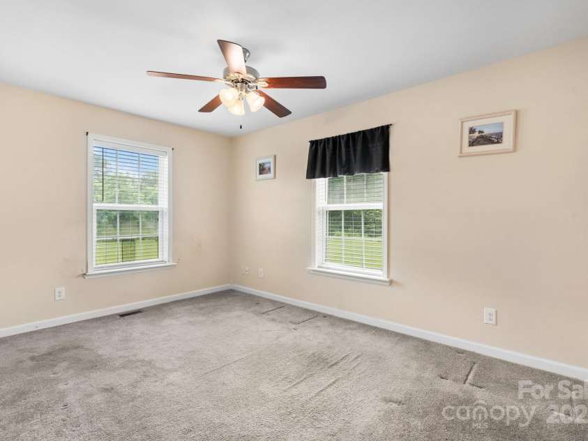 125 Carter Lane, Statesville, NC 28625.  MLS# CAR4257538, YatesRealty ID 15868. 