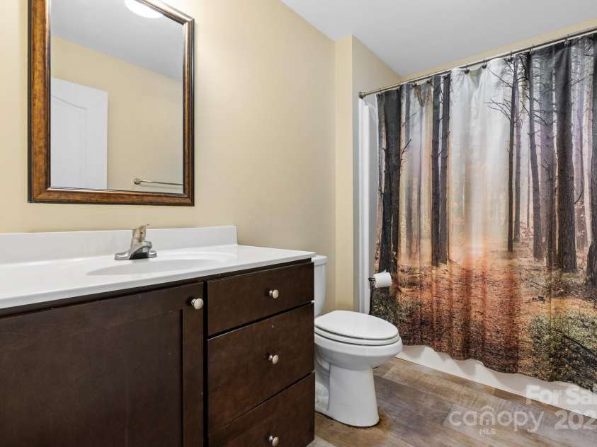 125 Carter Lane, Statesville, NC 28625.  MLS# CAR4257538, YatesRealty ID 15868. 