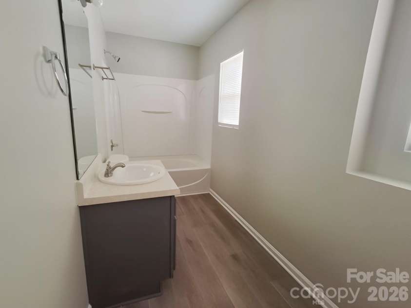 10242 Hugue Way, Charlotte, NC 28214.  MLS# CAR4372346, YatesRealty ID 15869. Bathroom 2