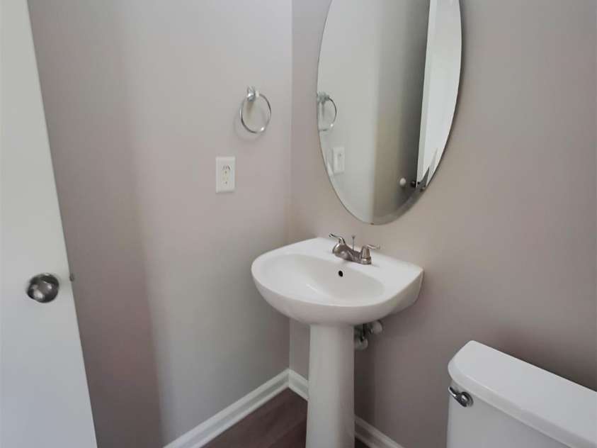 10242 Hugue Way, Charlotte, NC 28214.  MLS# CAR4372346, YatesRealty ID 15869. Guest Bathroom