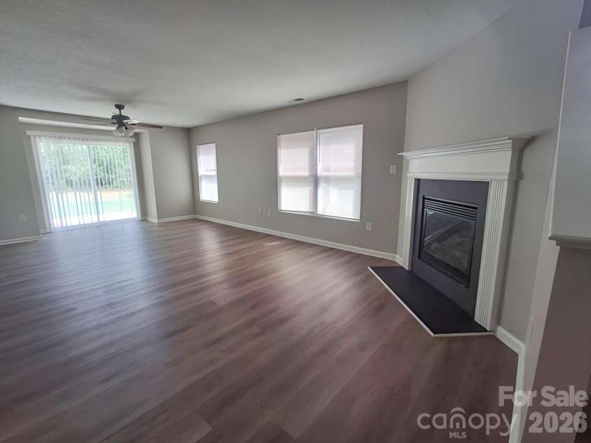 10242 Hugue Way, Charlotte, NC 28214.  MLS# CAR4372346, YatesRealty ID 15869. Living Room