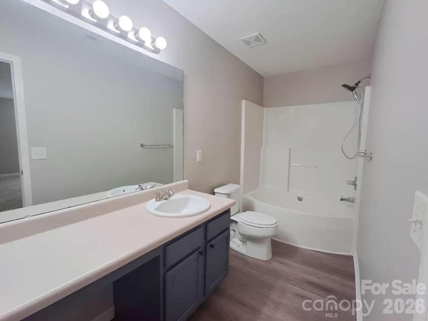 10242 Hugue Way, Charlotte, NC 28214.  MLS# CAR4372346, YatesRealty ID 15869. Primary Bathroom