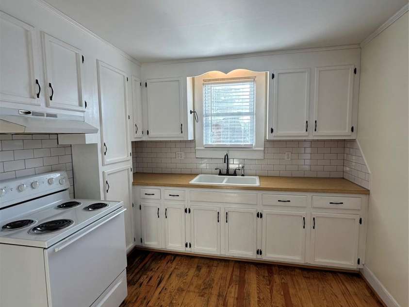 36 Maple Avenue, Gastonia, NC 28054.  MLS# CAR4248577, YatesRealty ID 15869. 