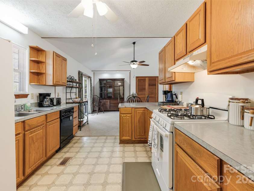 1393 Grace Road, Boiling Spring Lakes, NC 28461.  MLS# CAR4228902, YatesRealty ID 1587. 