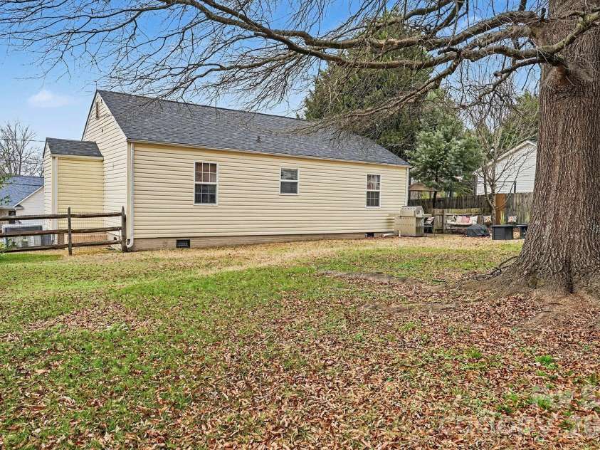 103 Westover Avenue, Kannapolis, NC 28081.  MLS# CAR4329261, YatesRealty ID 15871. 
