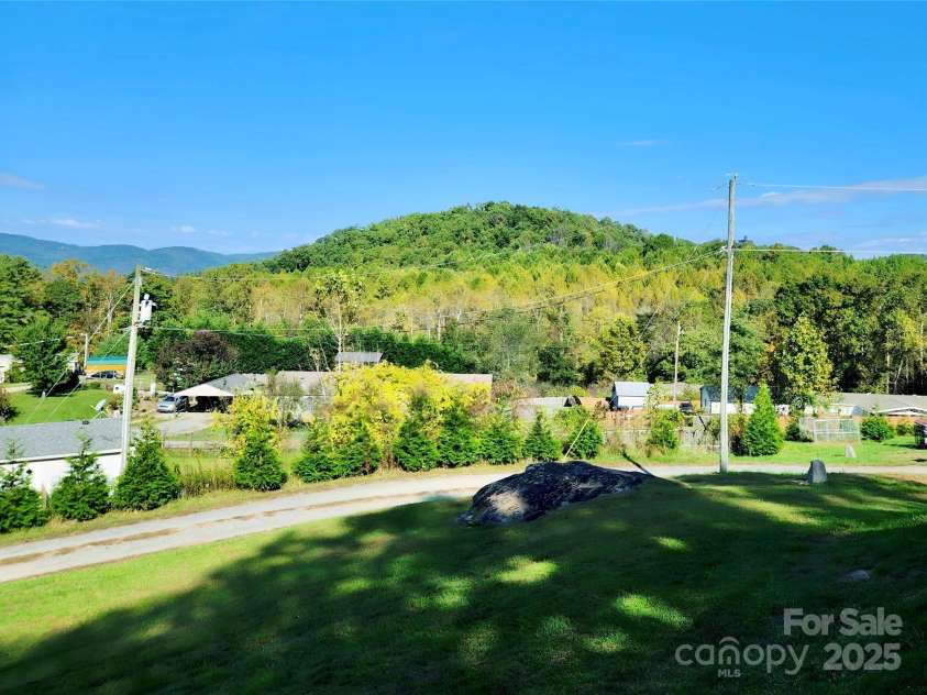 36 Whisper Mountain Road, Hendersonville, NC 28792.  MLS# CAR4186753, YatesRealty ID 15871. 