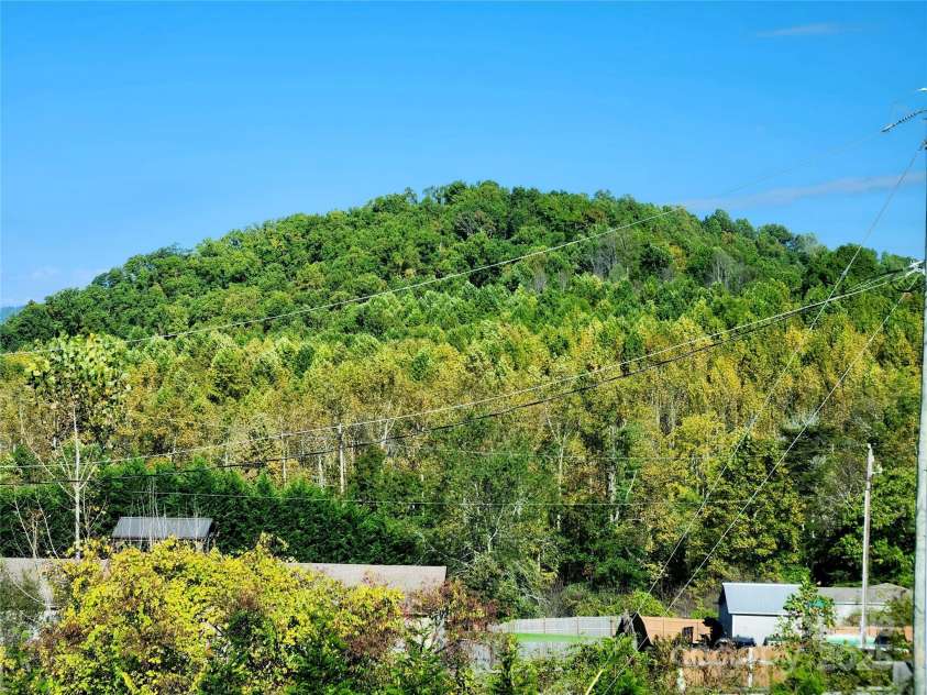 36 Whisper Mountain Road, Hendersonville, NC 28792.  MLS# CAR4186753, YatesRealty ID 15871. 