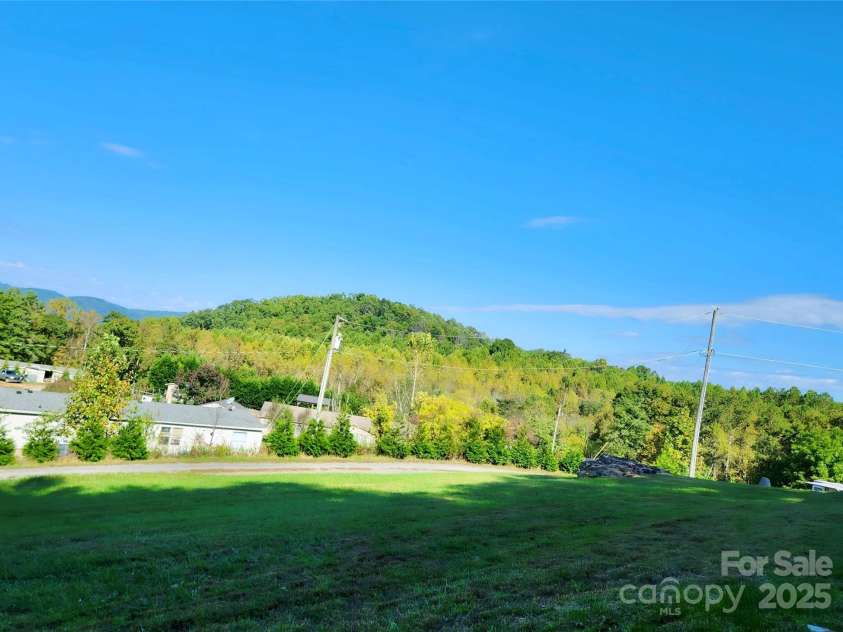 36 Whisper Mountain Road, Hendersonville, NC 28792.  MLS# CAR4186753, YatesRealty ID 15871. 
