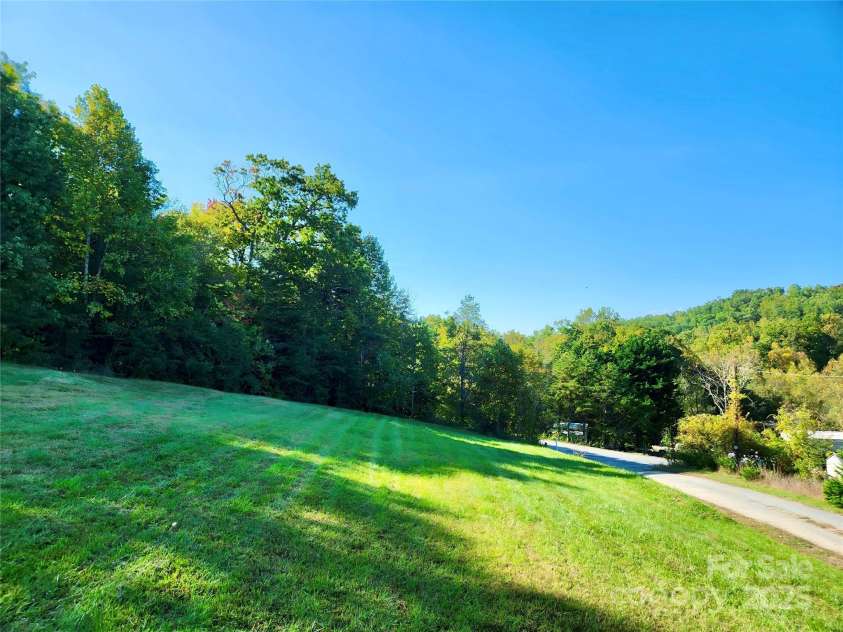 36 Whisper Mountain Road, Hendersonville, NC 28792.  MLS# CAR4186753, YatesRealty ID 15871. 