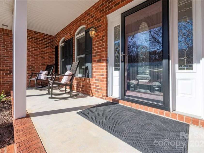 1851 Waterford Pointe Road, Lexington, NC 27292.  MLS# CAR4322245, YatesRealty ID 15872. 