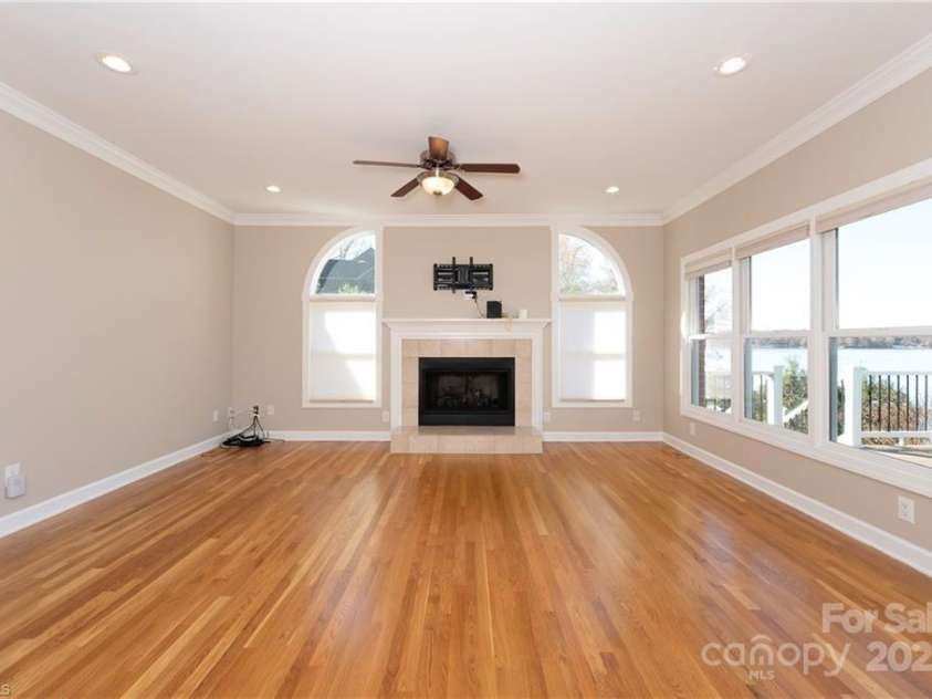 1851 Waterford Pointe Road, Lexington, NC 27292.  MLS# CAR4322245, YatesRealty ID 15872. 