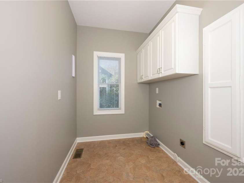 1851 Waterford Pointe Road, Lexington, NC 27292.  MLS# CAR4322245, YatesRealty ID 15872. 