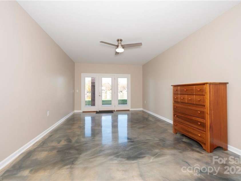 1851 Waterford Pointe Road, Lexington, NC 27292.  MLS# CAR4322245, YatesRealty ID 15872. 