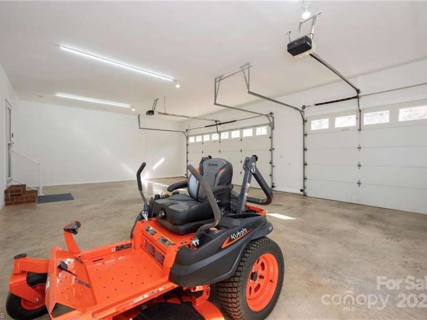 1851 Waterford Pointe Road, Lexington, NC 27292.  MLS# CAR4322245, YatesRealty ID 15872. 