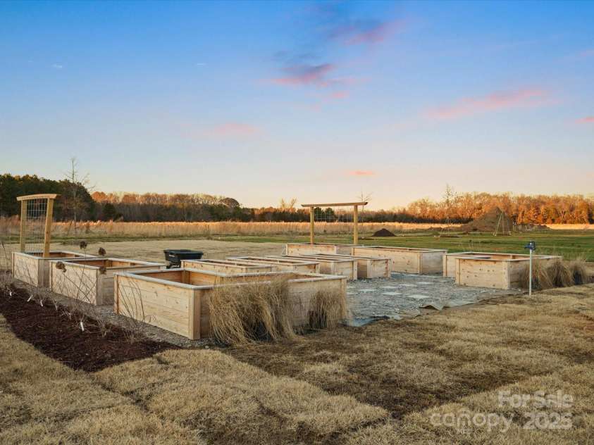 2370 Bridgewater Road, Rock Hill, SC 29730.  MLS# CAR4256756, YatesRealty ID 15873. 
