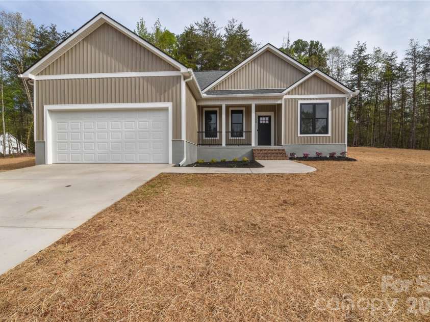 1524 Conestoga Crossing, Catawba, NC 28609.  MLS# CAR4367371, YatesRealty ID 15874. 