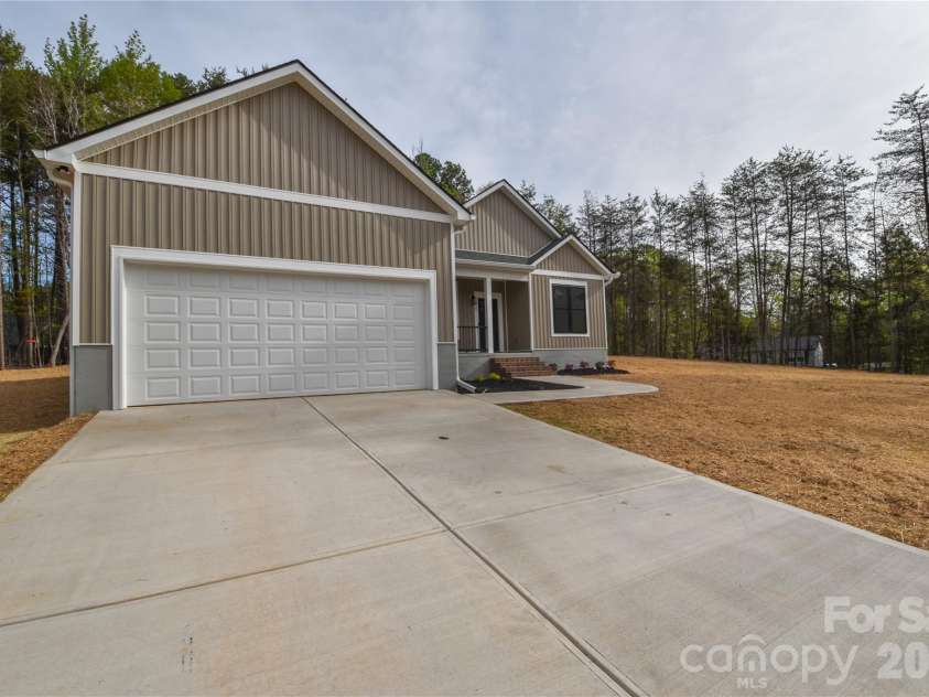 1524 Conestoga Crossing, Catawba, NC 28609.  MLS# CAR4367371, YatesRealty ID 15874. 