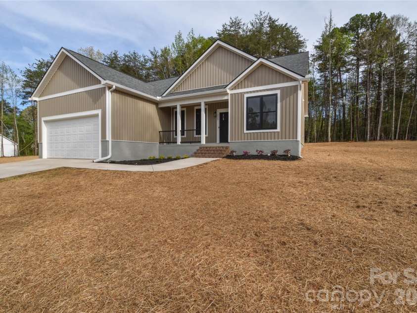 1524 Conestoga Crossing, Catawba, NC 28609.  MLS# CAR4367371, YatesRealty ID 15874. 