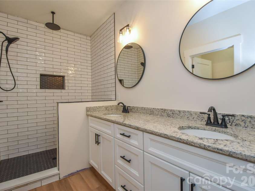 1524 Conestoga Crossing, Catawba, NC 28609.  MLS# CAR4367371, YatesRealty ID 15874. 