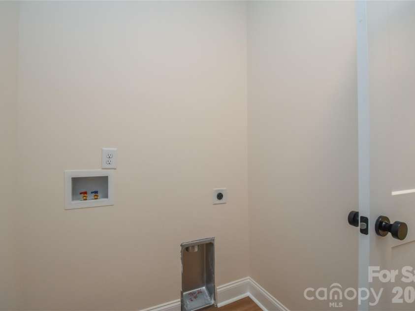 1524 Conestoga Crossing, Catawba, NC 28609.  MLS# CAR4367371, YatesRealty ID 15874. 