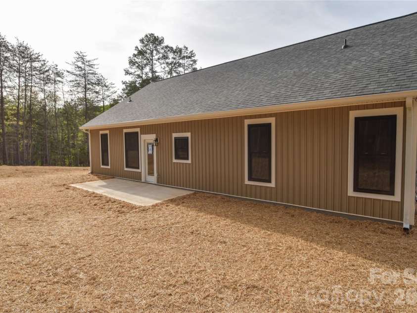 1524 Conestoga Crossing, Catawba, NC 28609.  MLS# CAR4367371, YatesRealty ID 15874. 