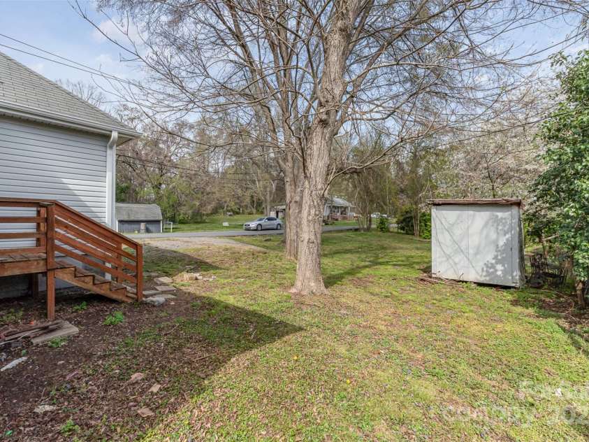 201 Tuckaseege Road, Mount Holly, NC 28120.  MLS# CAR4235092, YatesRealty ID 15875. 