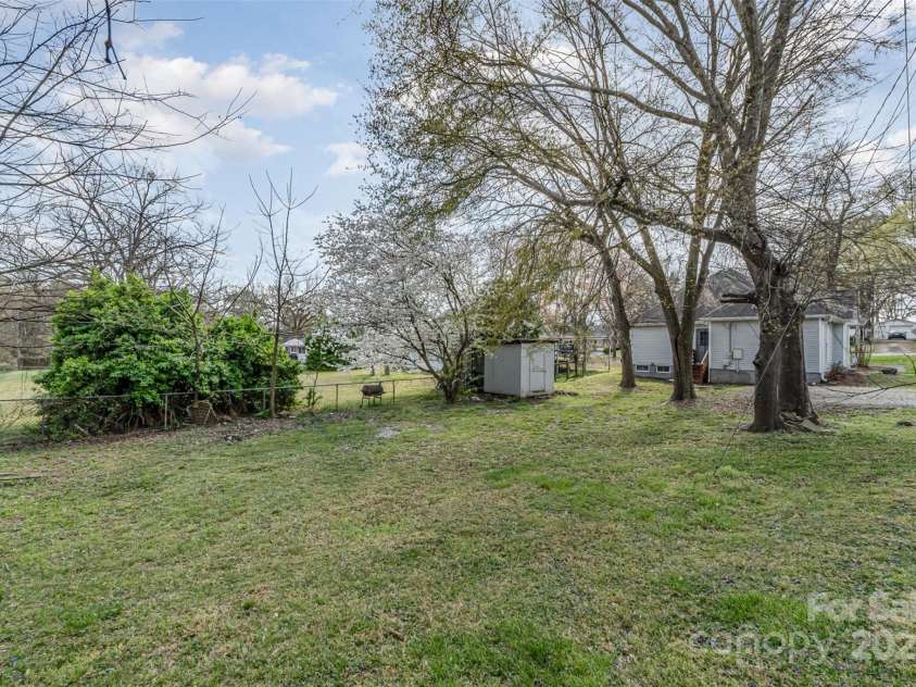 201 Tuckaseege Road, Mount Holly, NC 28120.  MLS# CAR4235092, YatesRealty ID 15875. 