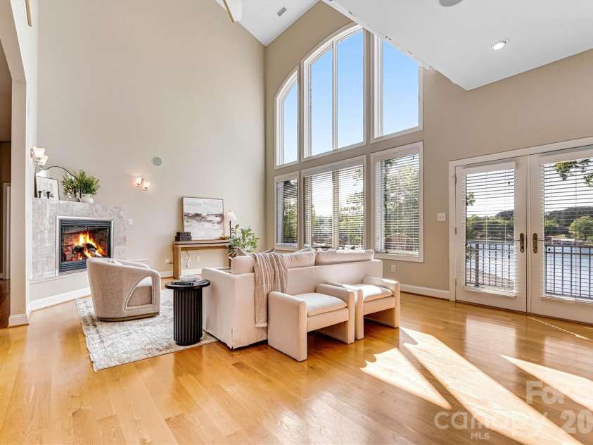 4202 54th Avenue, Hickory, NC 28601.  MLS# CAR4365981, YatesRealty ID 15875. Great Room/Expansive Lake Views