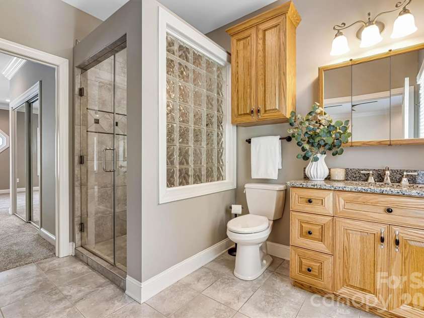 4202 54th Avenue, Hickory, NC 28601.  MLS# CAR4365981, YatesRealty ID 15875. Upper-Level Dual Entry Bath/Shower View