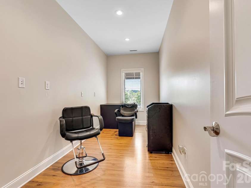 4202 54th Avenue, Hickory, NC 28601.  MLS# CAR4365981, YatesRealty ID 15875. Upper-Level Flex Room Area/Salon Equipment Does Not Convey 