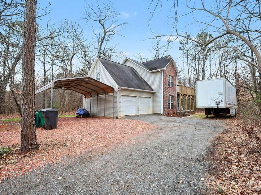 1010 James Street, Charlotte, NC 28216.  MLS# CAR4340340, YatesRealty ID 15876. 