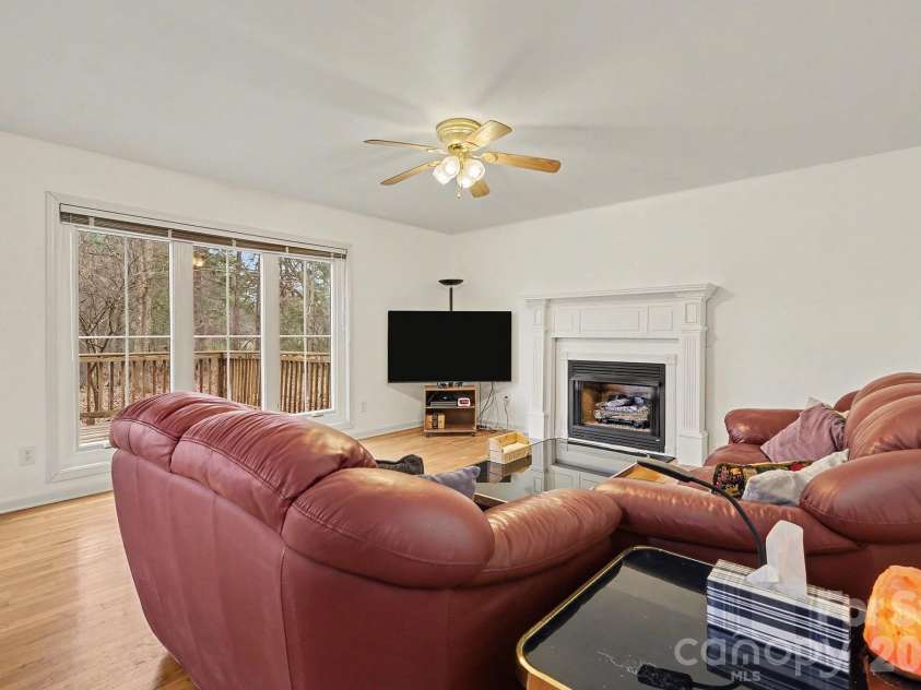1010 James Street, Charlotte, NC 28216.  MLS# CAR4340340, YatesRealty ID 15876. 