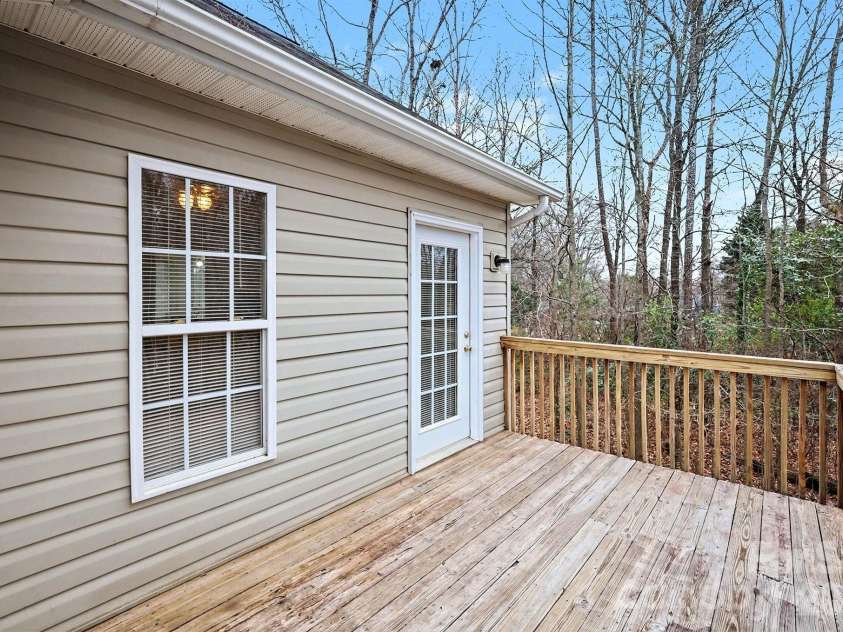 1010 James Street, Charlotte, NC 28216.  MLS# CAR4340340, YatesRealty ID 15876. 