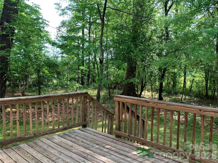 1010 James Street, Charlotte, NC 28216.  MLS# CAR4340340, YatesRealty ID 15876. 
