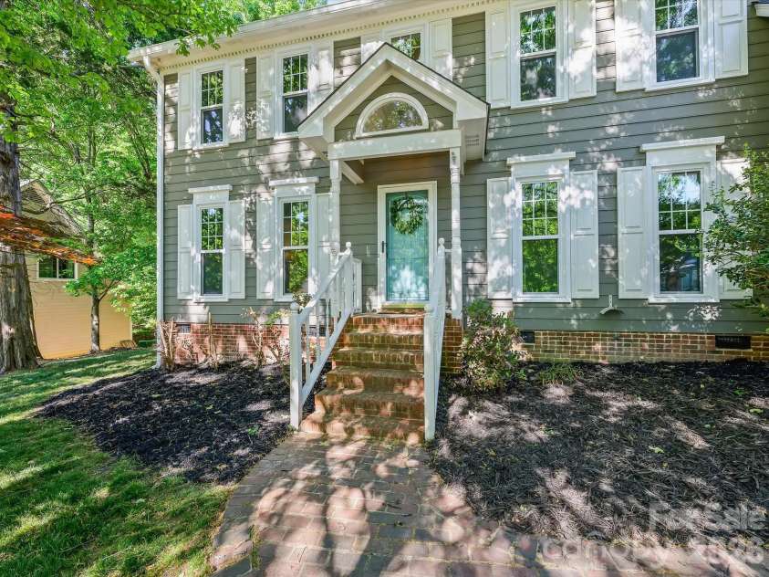 1036 Gateshead Lane, Matthews, NC 28105.  MLS# CAR4369272, YatesRealty ID 15877. 
