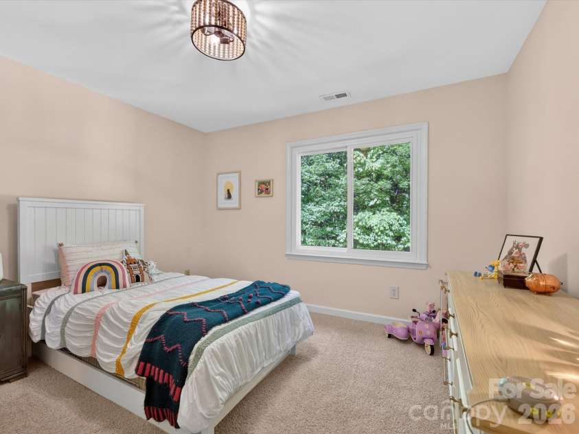 1036 Gateshead Lane, Matthews, NC 28105.  MLS# CAR4369272, YatesRealty ID 15877. 