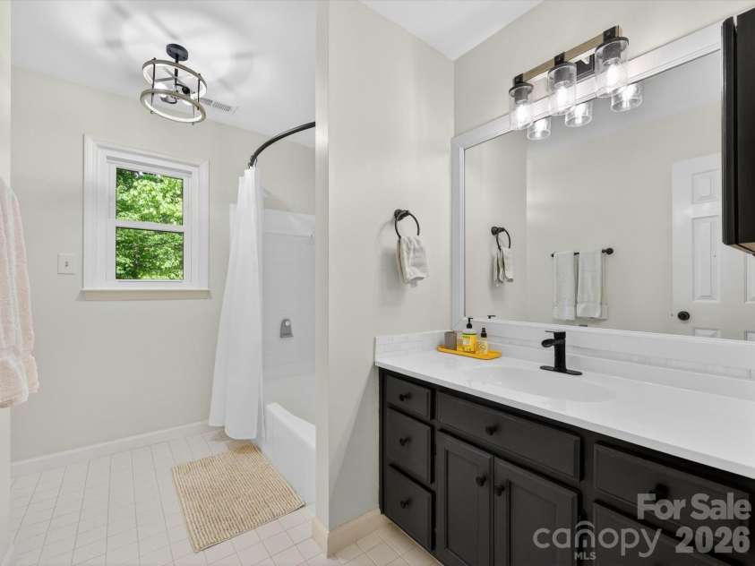 1036 Gateshead Lane, Matthews, NC 28105.  MLS# CAR4369272, YatesRealty ID 15877. 