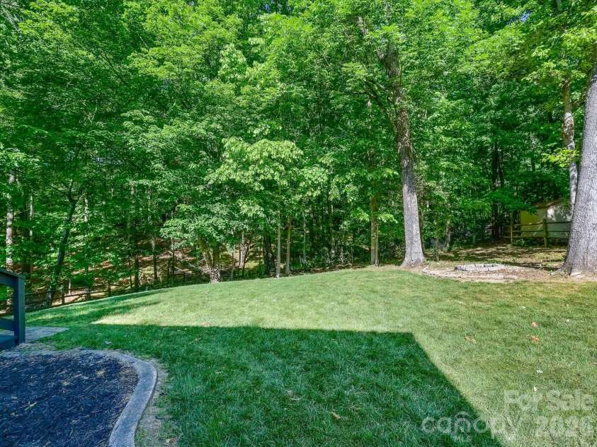 1036 Gateshead Lane, Matthews, NC 28105.  MLS# CAR4369272, YatesRealty ID 15877. 