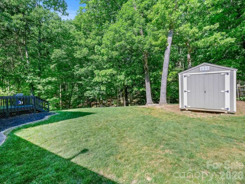 1036 Gateshead Lane, Matthews, NC 28105.  MLS# CAR4369272, YatesRealty ID 15877. 