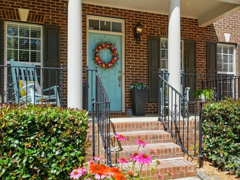 129 Willow Tree Lane, Mount Holly, NC 28120.  MLS# CAR4254840, YatesRealty ID 15877. 